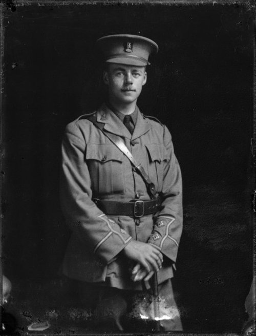 Black and white image of Major General Lindsay Inglis in his army uniform.