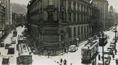 Bank of New Zealand on the corner of Lambton and Customhouse Quays in Wellington (c1940s)