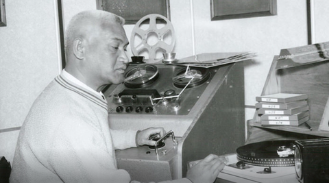 Image of Wiremu Kerekere with old recording equipment.